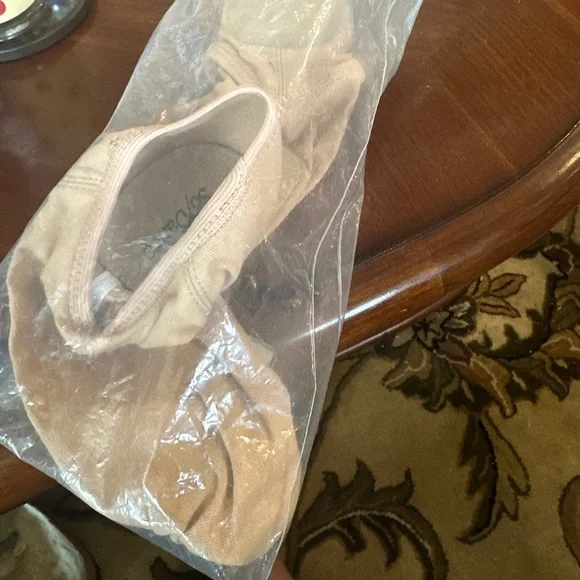 New Pair So Danca Dance Jazz Shoes - Nude - Picture 2 of 6